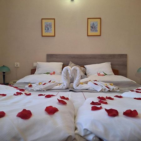 Hotel Unicornis Eger Eksteriør bilde