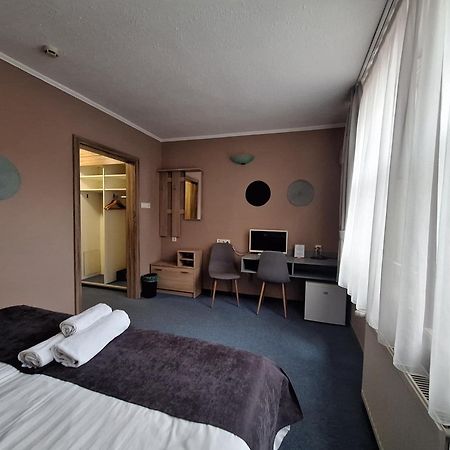Hotel Unicornis Eger Eksteriør bilde