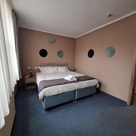 Hotel Unicornis Eger Eksteriør bilde