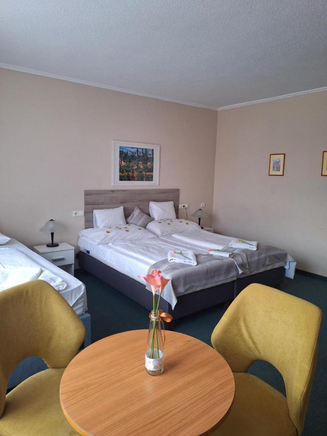 Hotel Unicornis Eger Eksteriør bilde