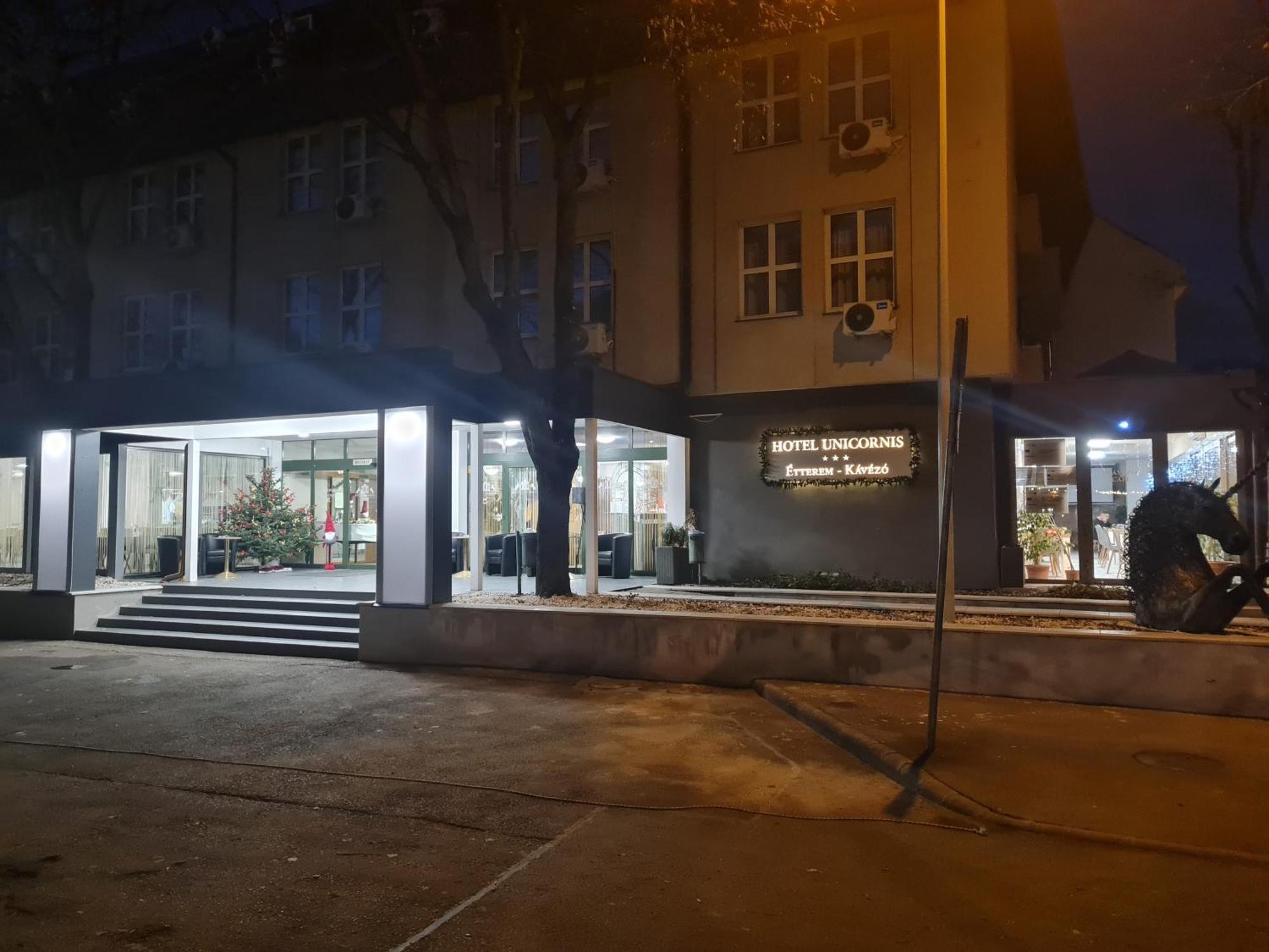 Hotel Unicornis Eger Eksteriør bilde