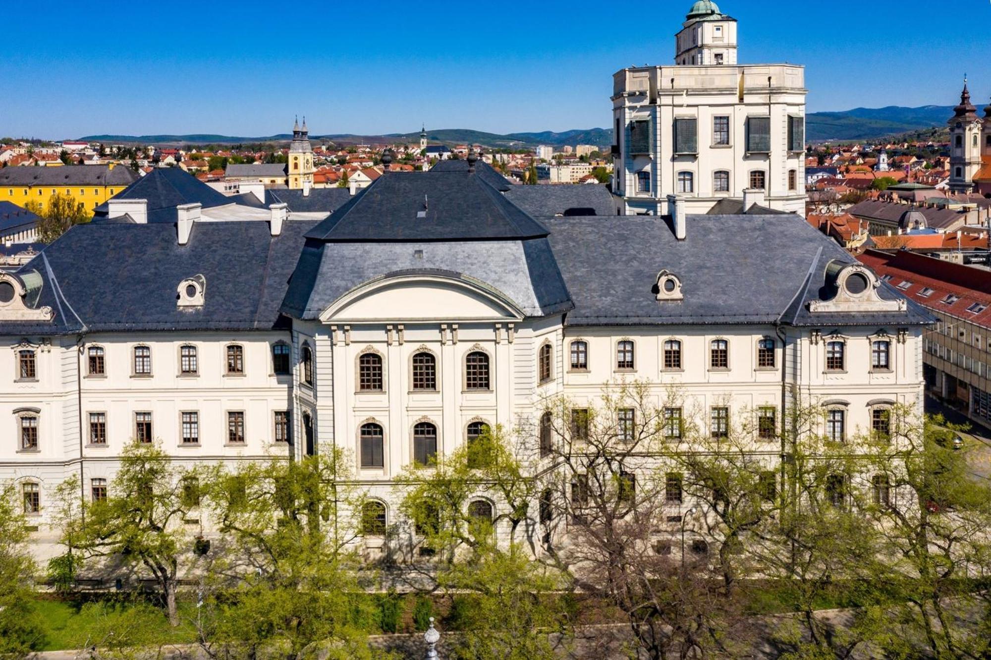 Hotel Unicornis Eger Eksteriør bilde