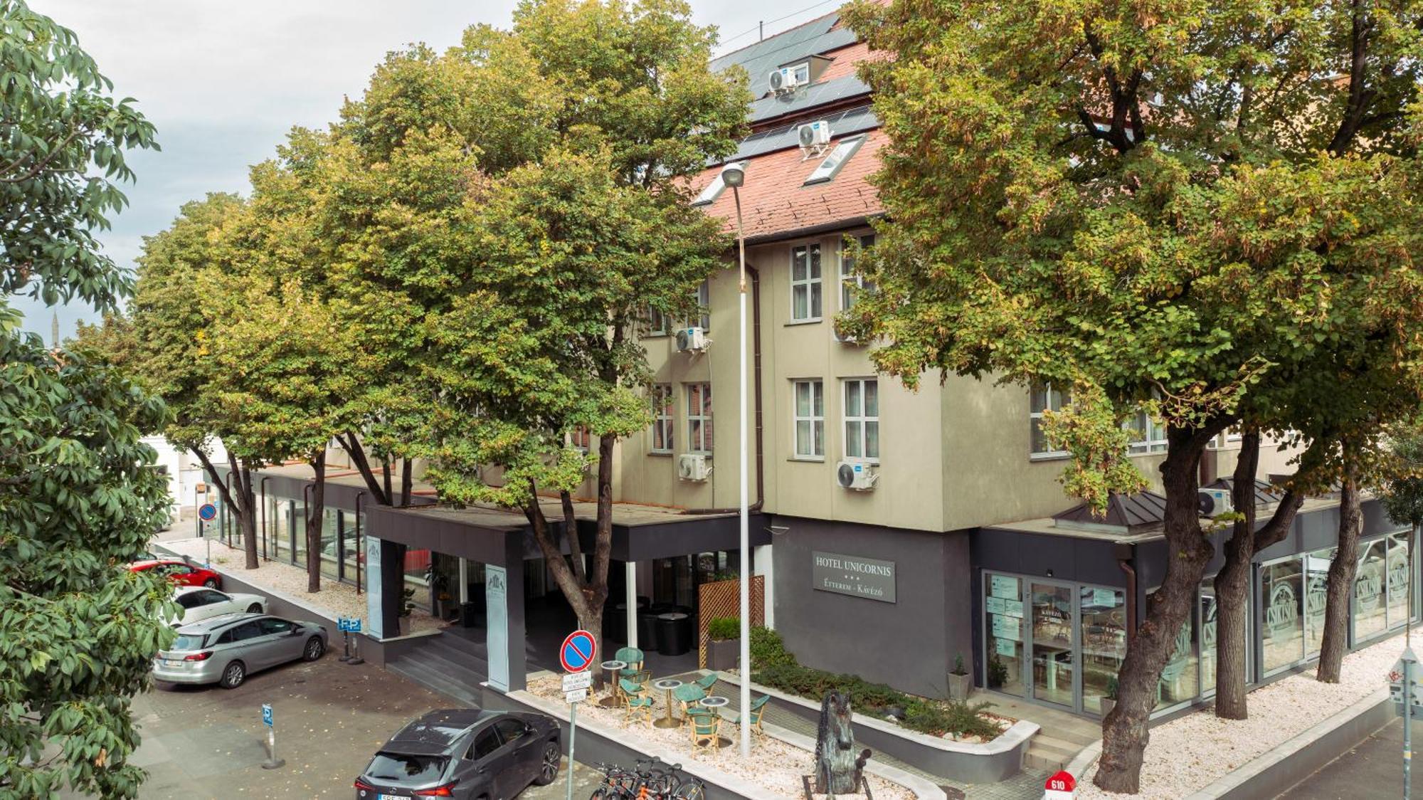 Hotel Unicornis Eger Eksteriør bilde