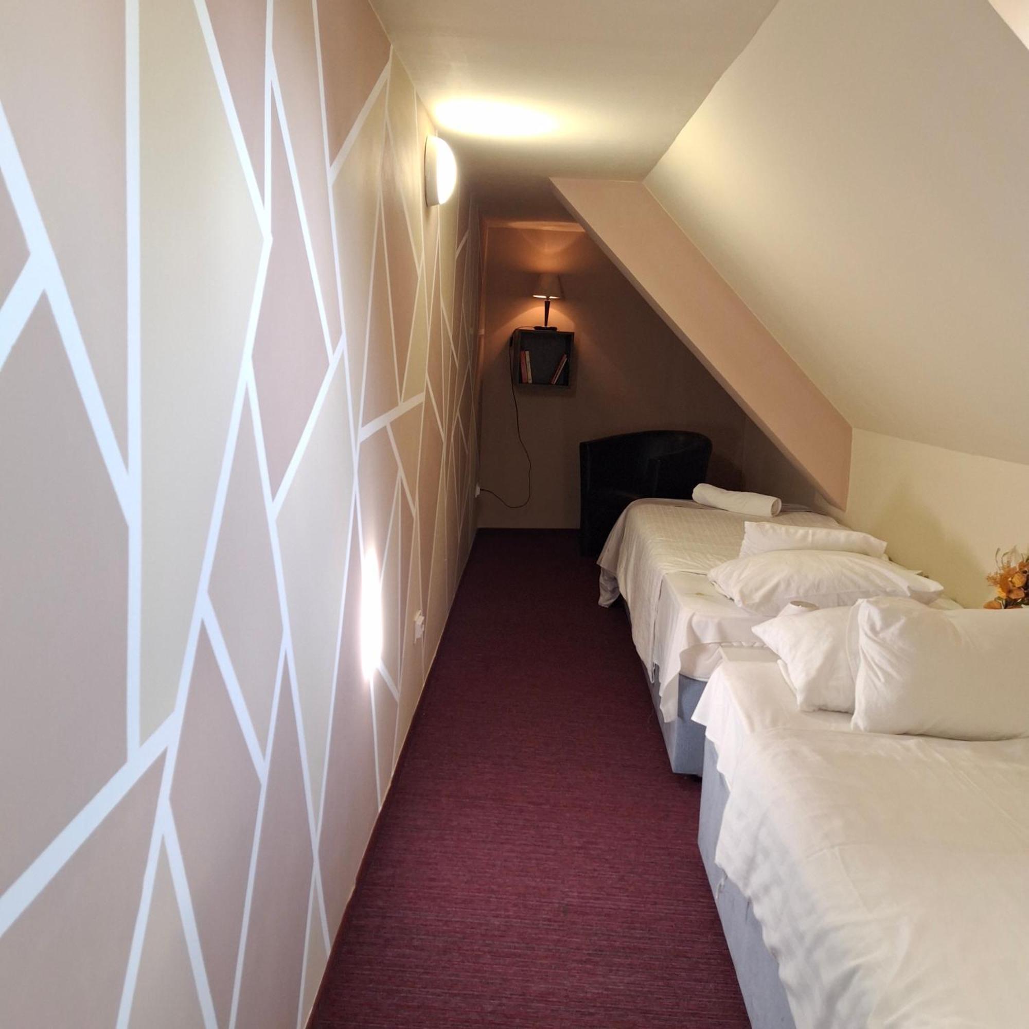 Hotel Unicornis Eger Eksteriør bilde