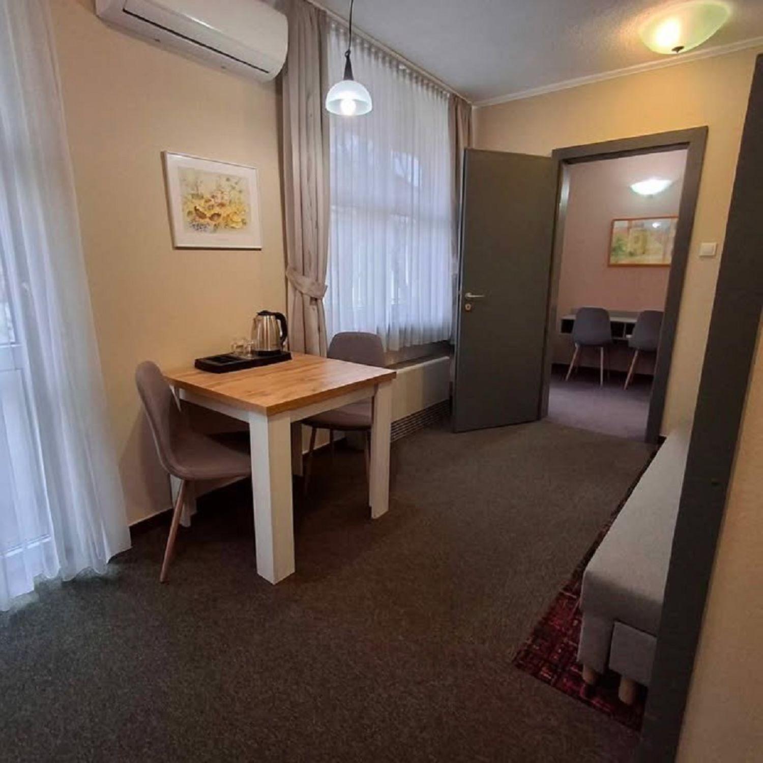 Hotel Unicornis Eger Eksteriør bilde