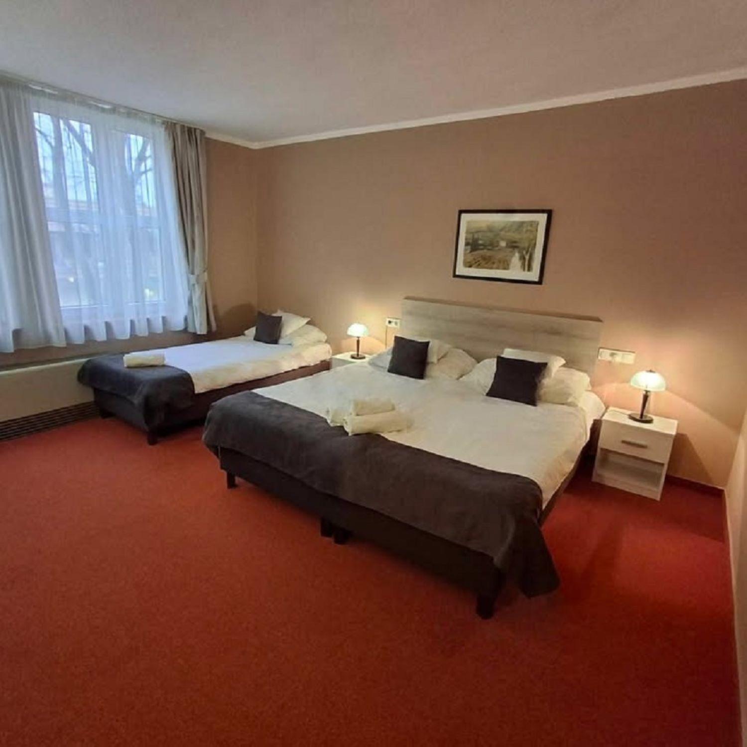 Hotel Unicornis Eger Eksteriør bilde